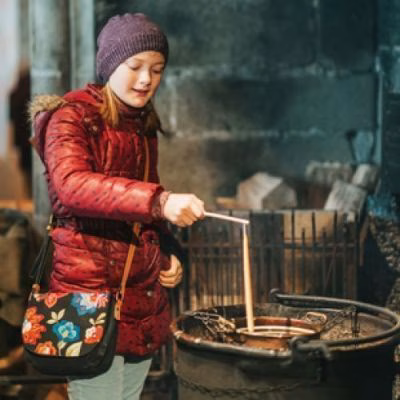 KERZENZIEHEN - PFADI PETER UND PAUL 
